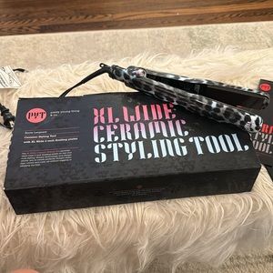 Pretty Young Thing & Co CL Wide Ceramic Styling Tool Straightener